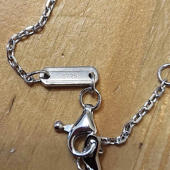 Elegant Diamond and 925 Silver Pendant Necklace - Picture 10 of 14